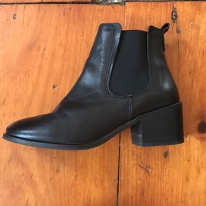 Steve Madden Chelsea Boots